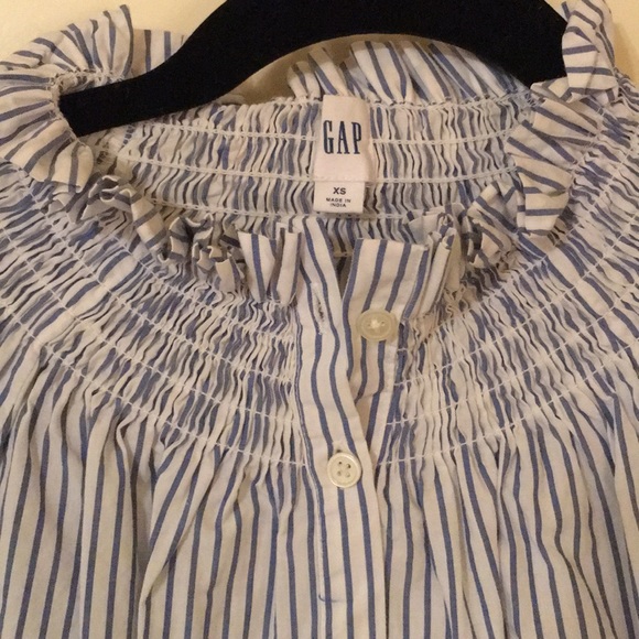 GAP High-Collar Button Down Shirt - Picture 2 of 2